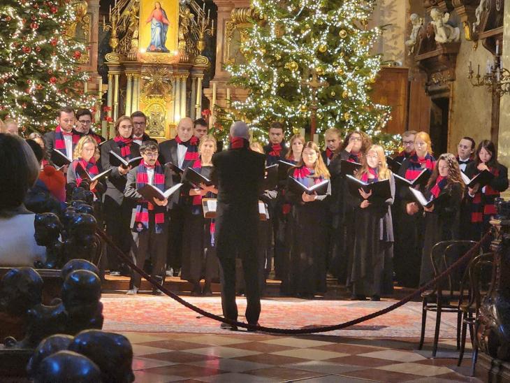 Viterbo University choir in Austria