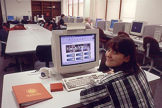 Compuer lab in Murphy Center.