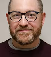 Daniel Pivovar headshot